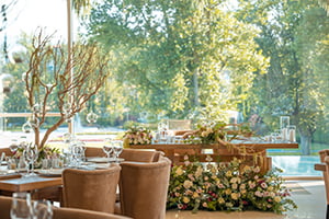 tavolo sposi fiori
