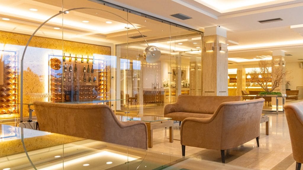 hall e champagneria